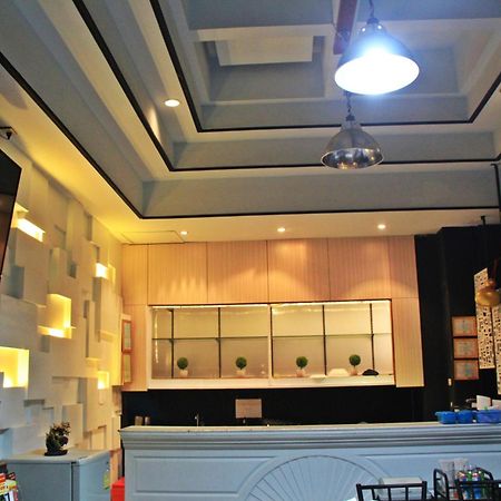 โรงแรมเรือนทิพย์ เชียงราย Ruean Tip Hotel Exteriér fotografie