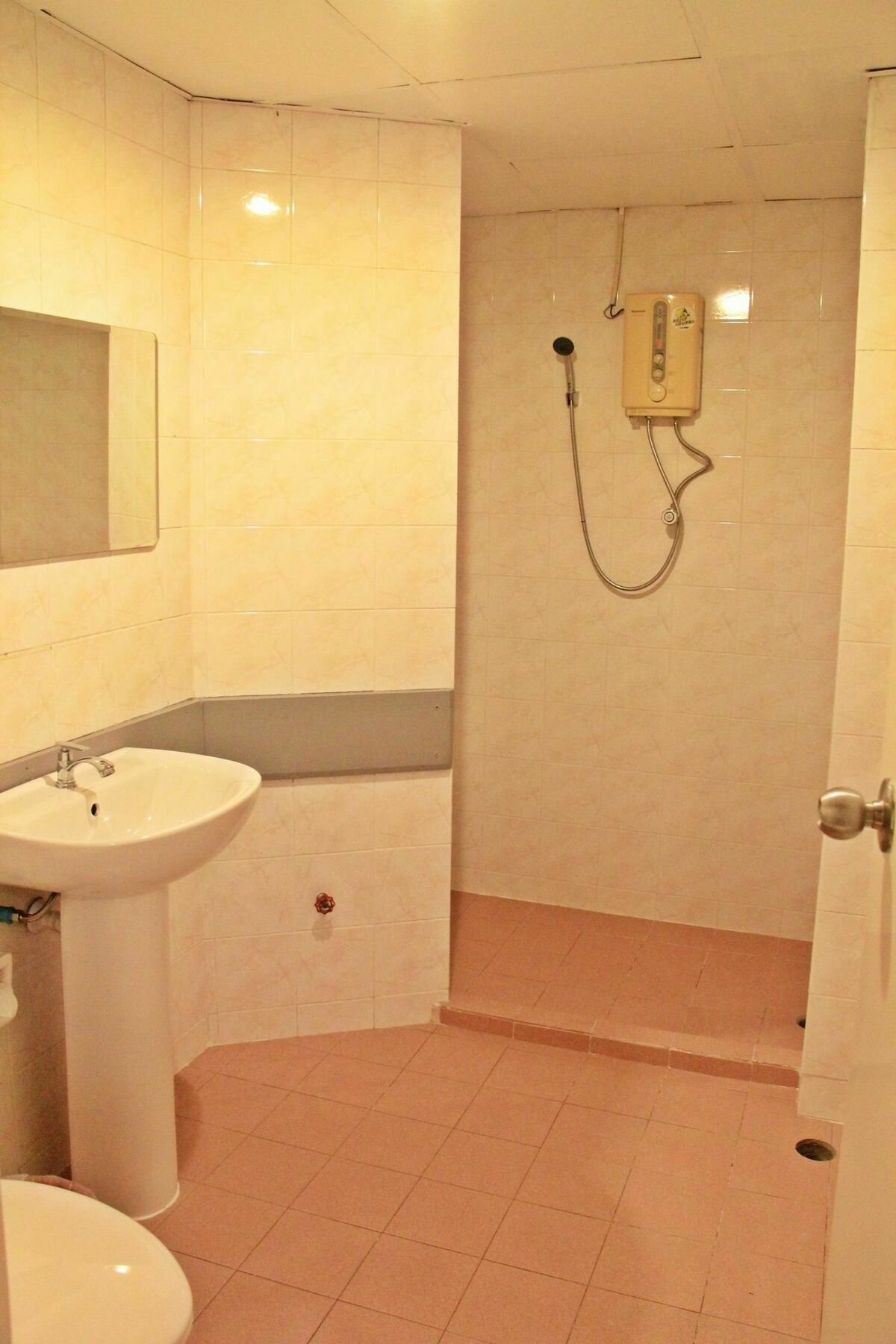 โรงแรมเรือนทิพย์ เชียงราย Ruean Tip Hotel Exteriér fotografie
