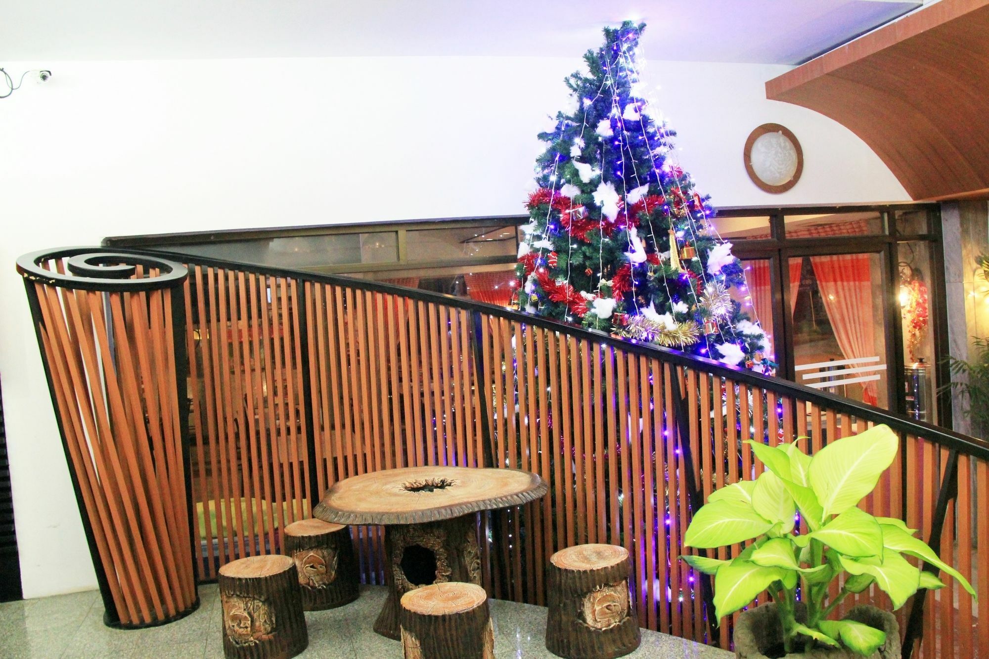 โรงแรมเรือนทิพย์ เชียงราย Ruean Tip Hotel Exteriér fotografie