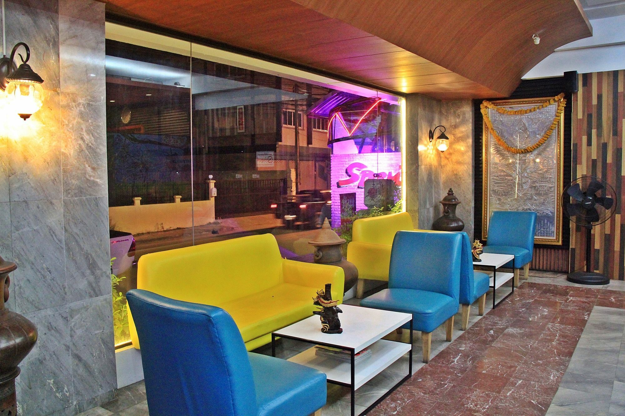 โรงแรมเรือนทิพย์ เชียงราย Ruean Tip Hotel Exteriér fotografie